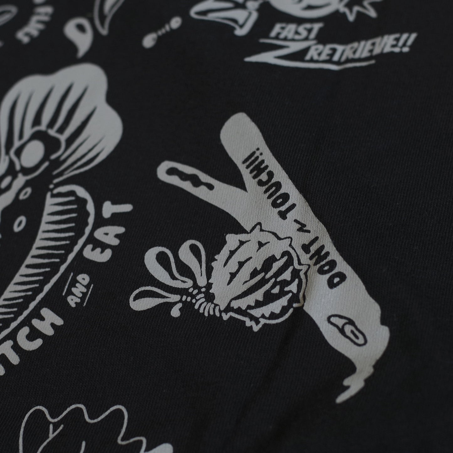 EXPLORING EXOTIC PLANTS 01  L/S TEE Palangka Raya [BLACK]
