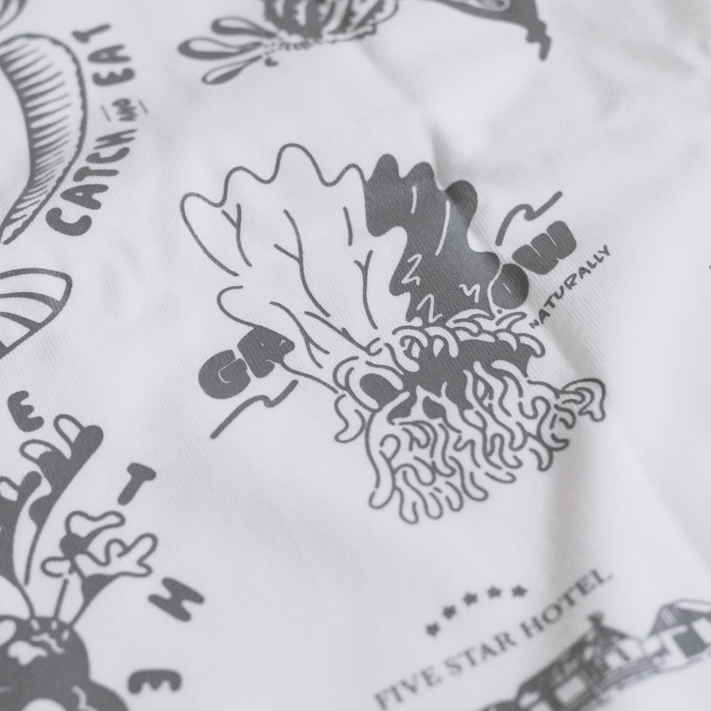 EXPLORING EXOTIC PLANTS 01 TEE Palangka Raya [WHITE]